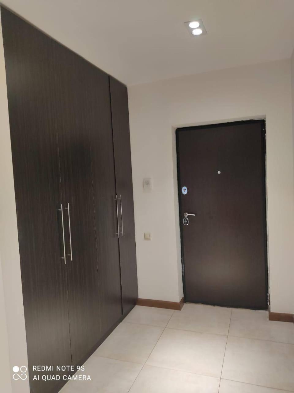 Hotel & Apartments California 예레반 외부 사진