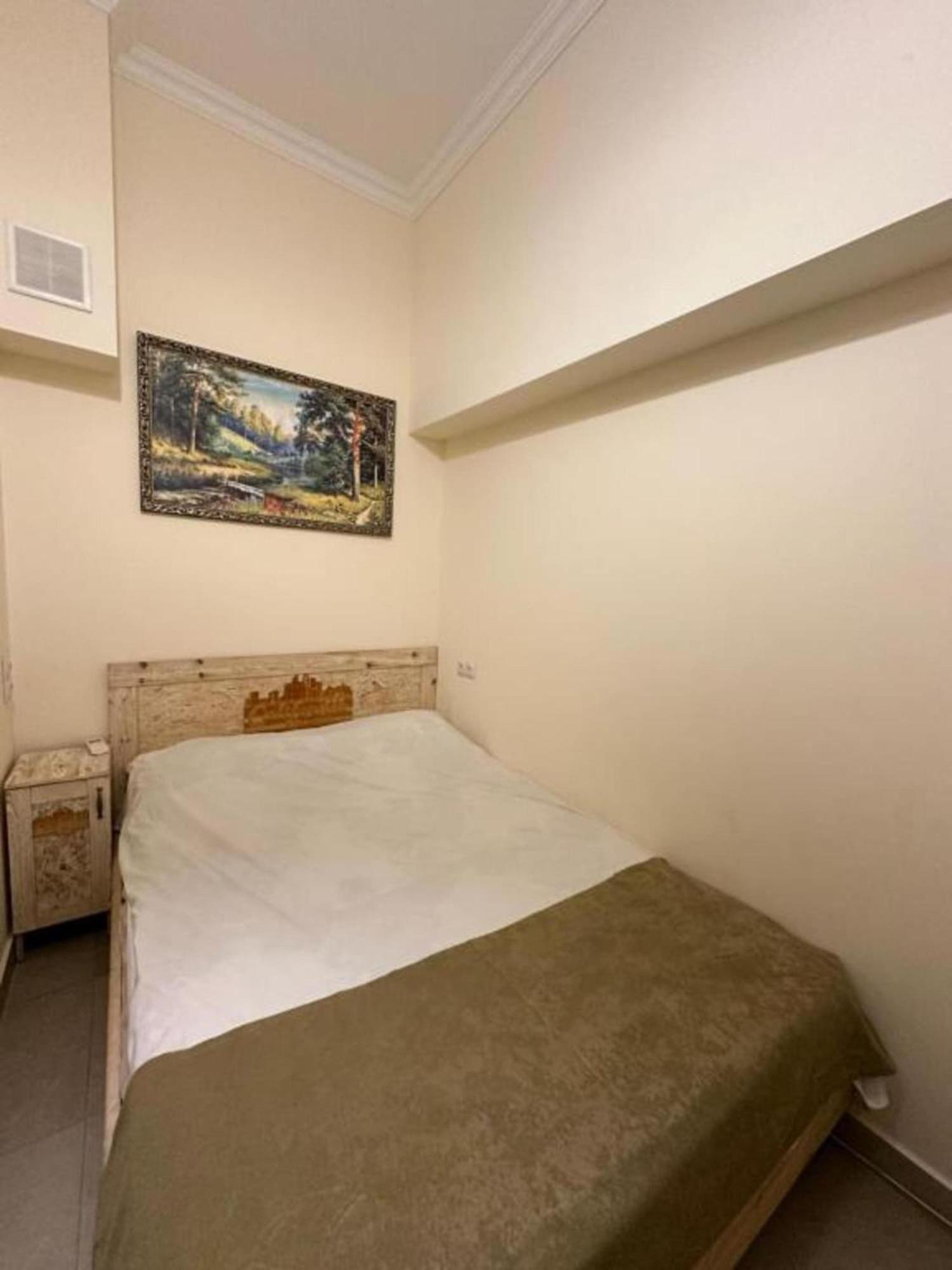 Hotel & Apartments California 예레반 외부 사진