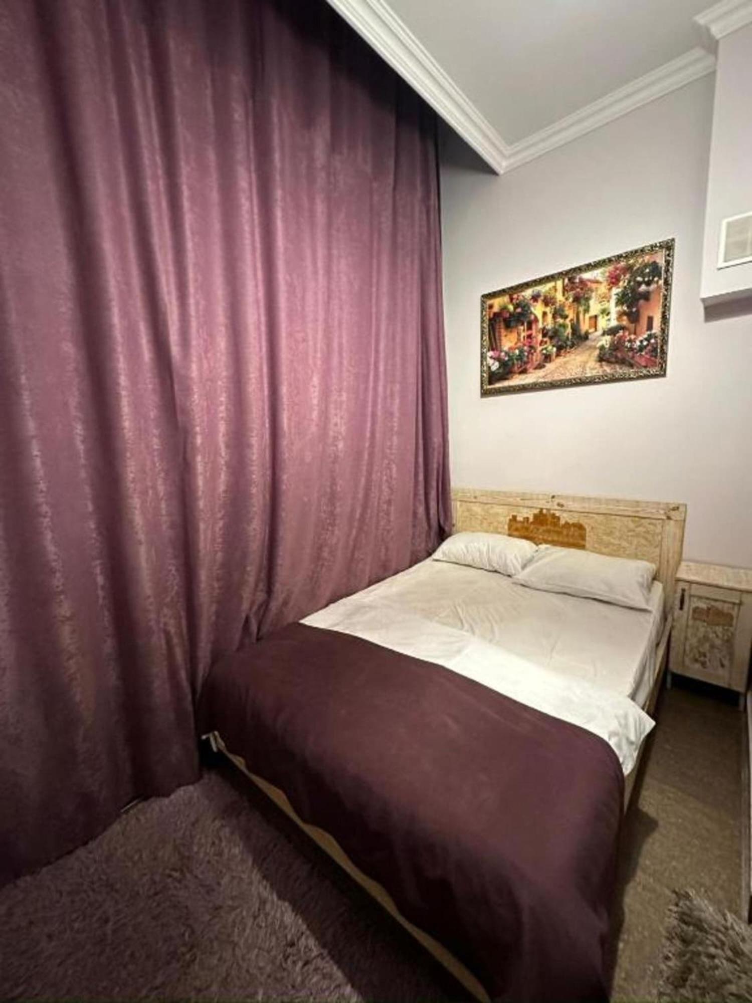 Hotel & Apartments California 예레반 외부 사진